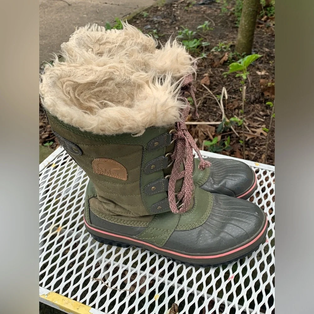 Sorel Youth Size 4 Tofino II Hiker Green Alpine Tundra Waterproof Snow Boots